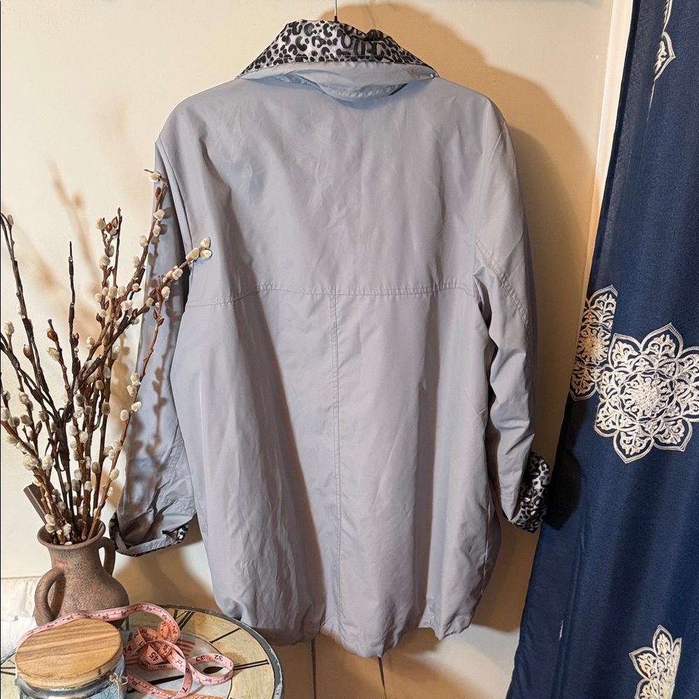 JM Collection Gray rain Jacket with Leopard Print Collar Super cute - Picture 5 of 6